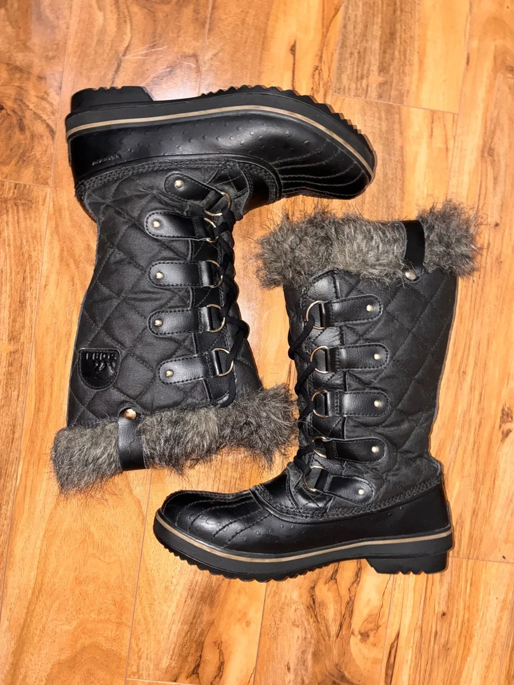 Sorel Women’s Tofino II Waterproof Faux Fur Gray Black Winter Boots - size 7.5